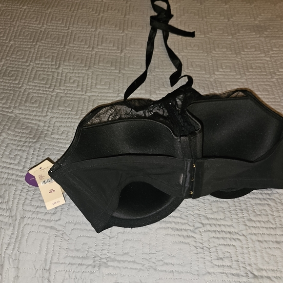 High-Neck Lightly Lined Halter Bralette (Black) - Picture 3 of 4